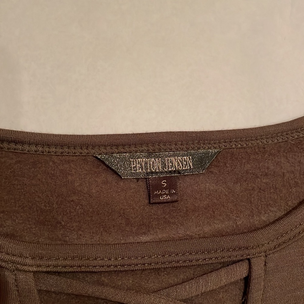 Sanctuary Sweatshirt - Picture 3 of 4